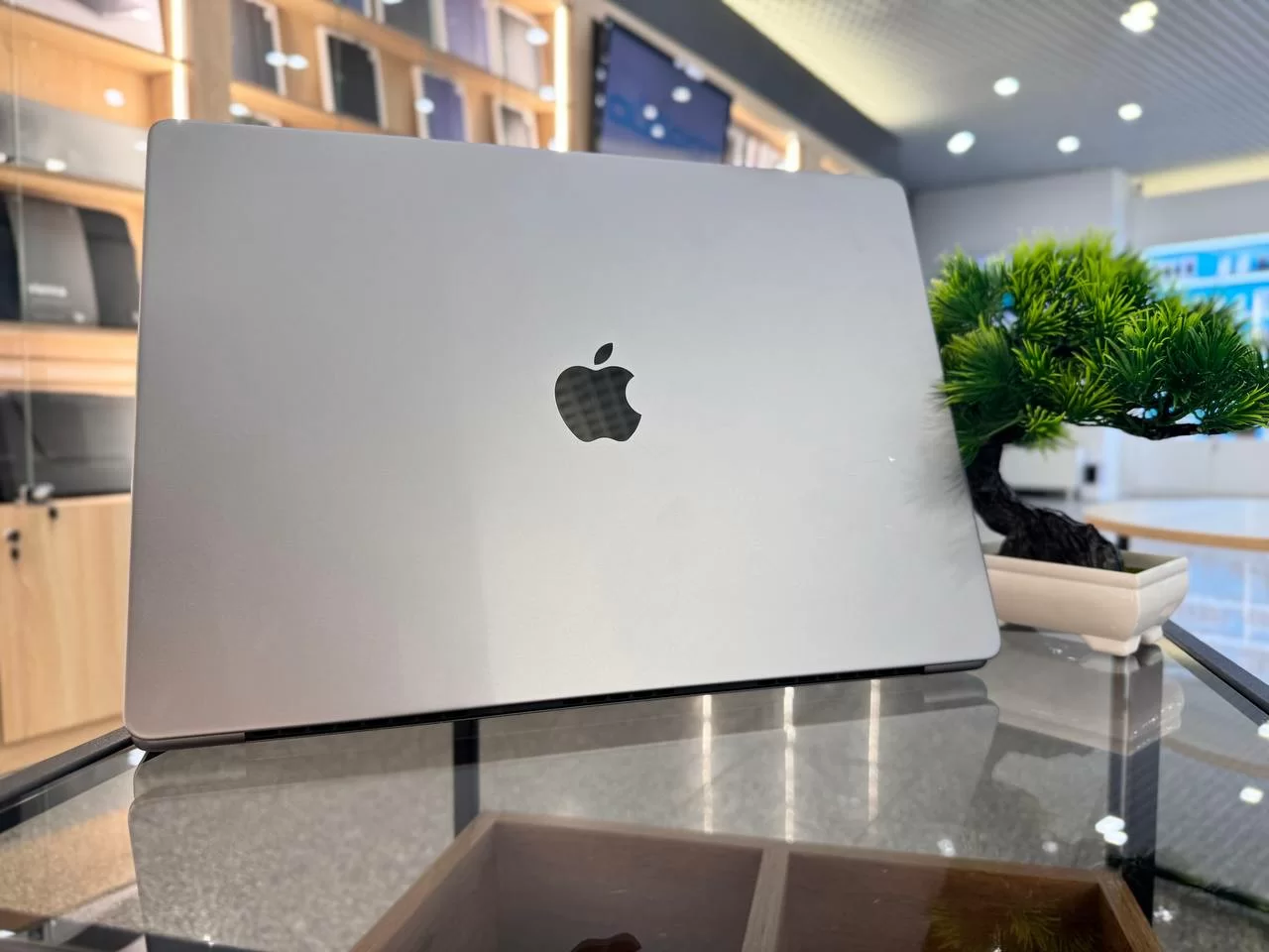 Ноутбук Apple MacBook Pro 16" 2021, (M1 Pro, RAM 16 ГБ, SSD 512 ГБ), Чёрный / 1Q57*