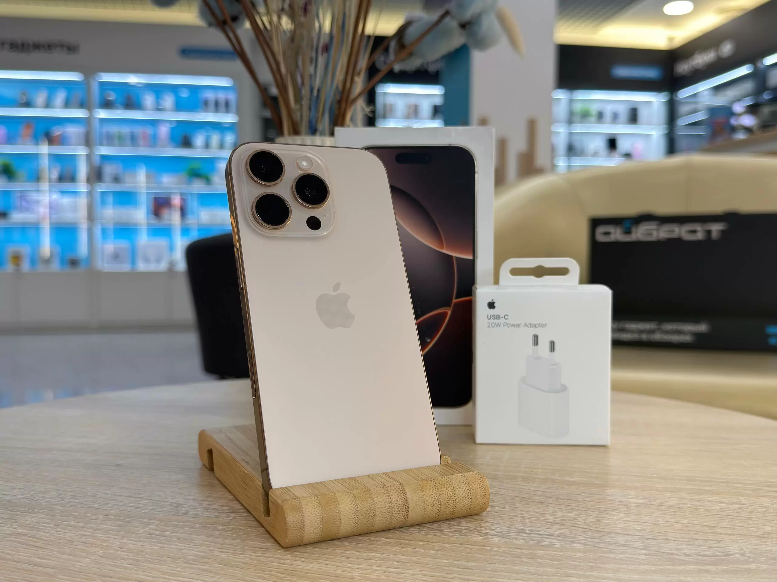 - Смартфон Apple iPhone 16 Pro Max, Пустынный титан, 512 ГБ / 7834*