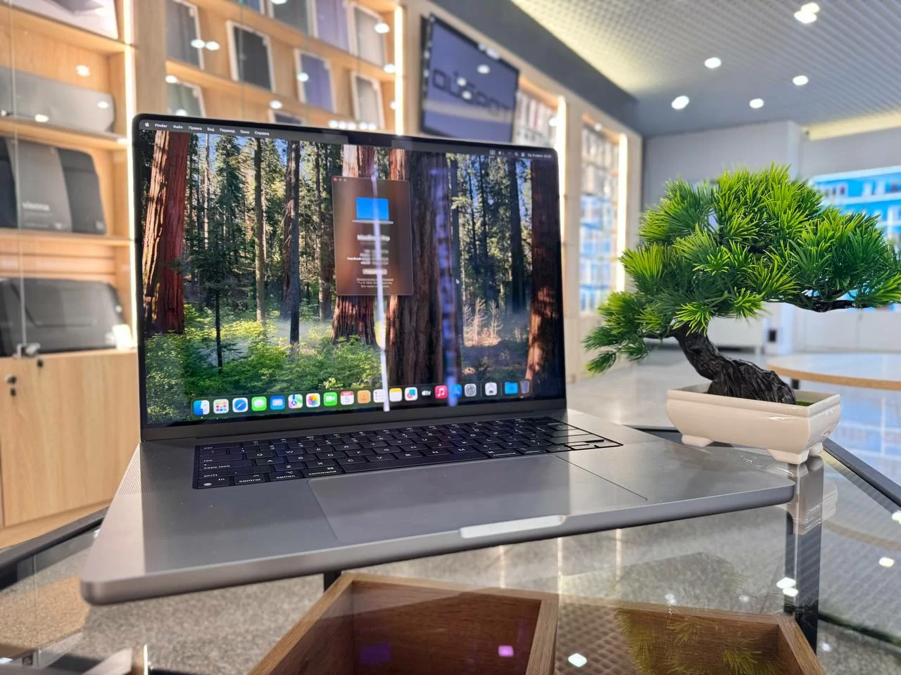 Ноутбук Apple MacBook Pro 16" 2021, (M1 Pro, RAM 16 ГБ, SSD 512 ГБ), Чёрный / 1Q57*