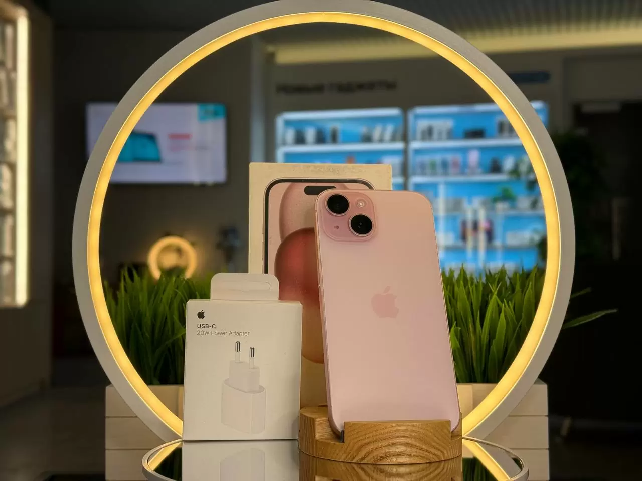 - Смартфон Apple iPhone 15, Розовый, 256 ГБ / 0070*