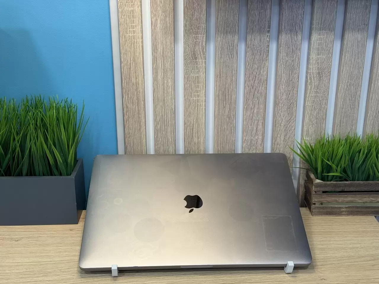 Ноутбук Apple Macbook Pro 15 2018 i7, Серый Космос, 16/256GB / JG5H* Ноутбук Apple Macbook Pro 15 2018 i7, Серый Космос, 16/256GB / JG5H*