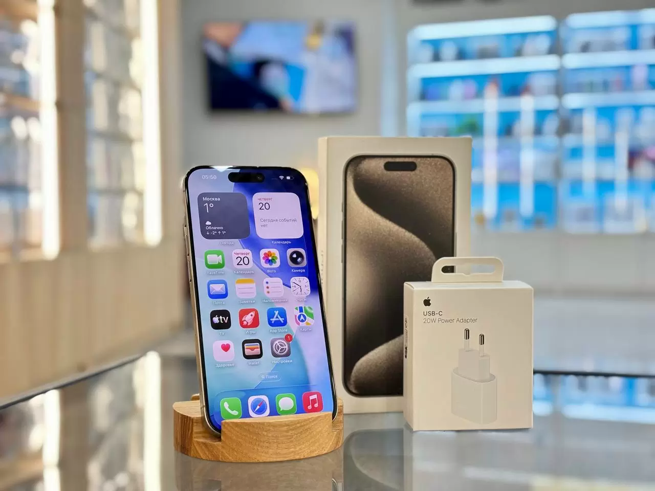 - Смартфон Apple iPhone 15 Pro, Натуральный титан, 256 ГБ / 4705*