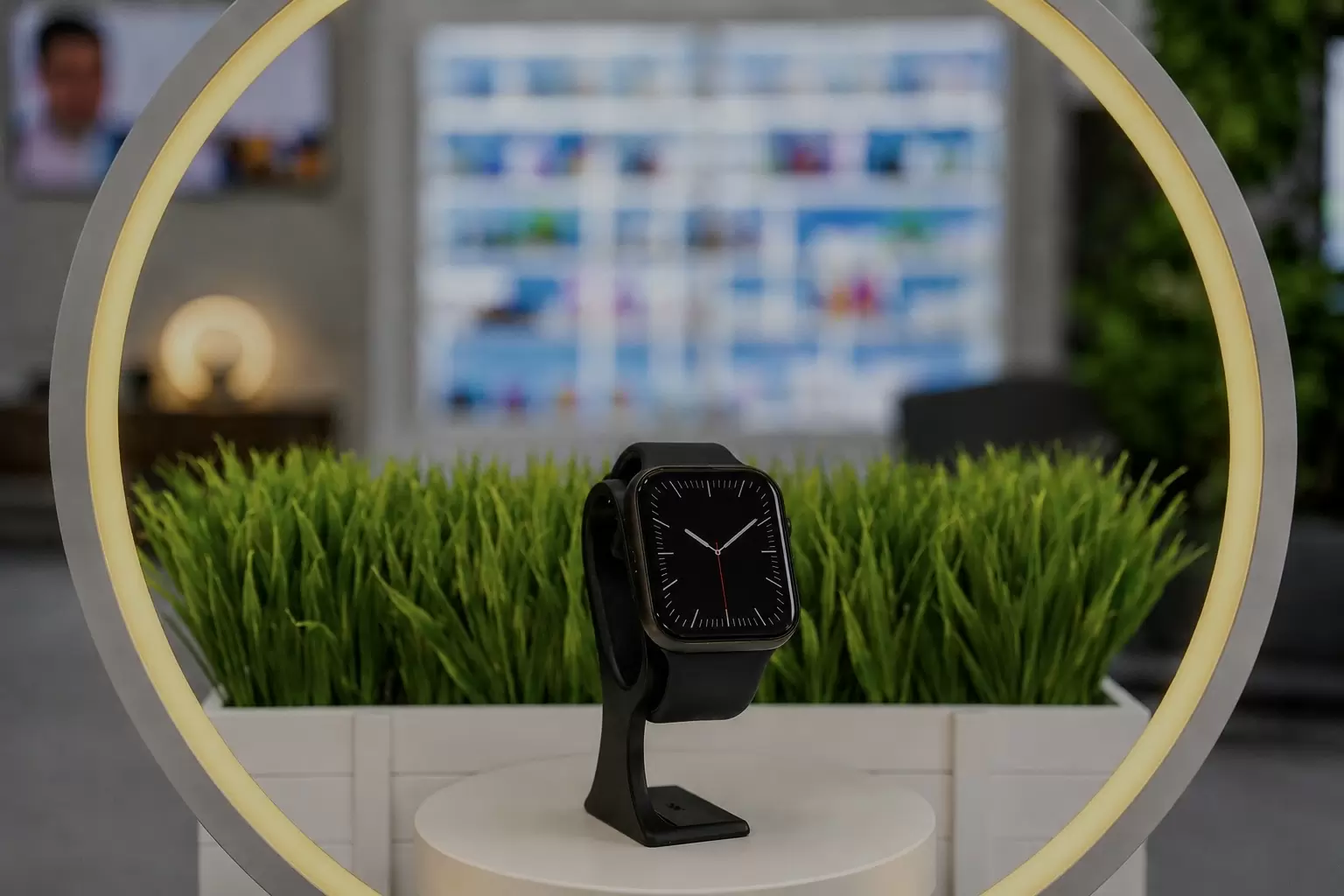 Умные часы Apple Watch SE 1, 44 mm, Чёрный / 8Q07Y*