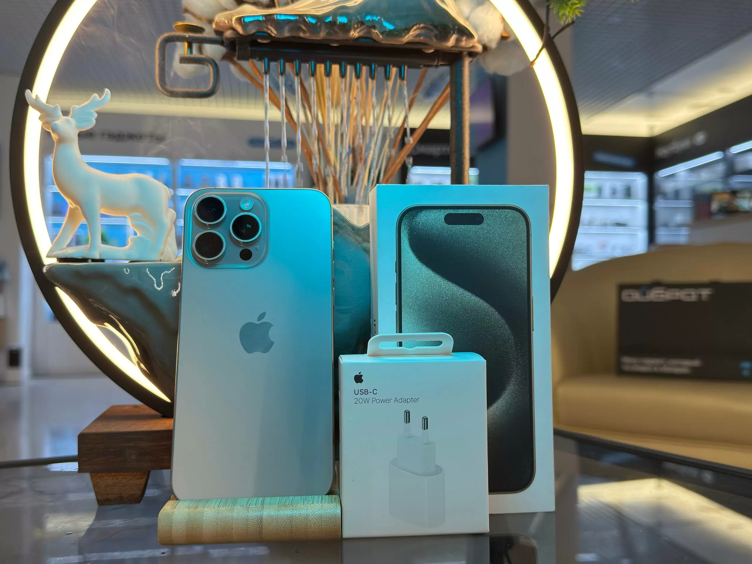 - Смартфон Apple iPhone 15 Pro Max, Натуральный титан, 256 ГБ / 9570*