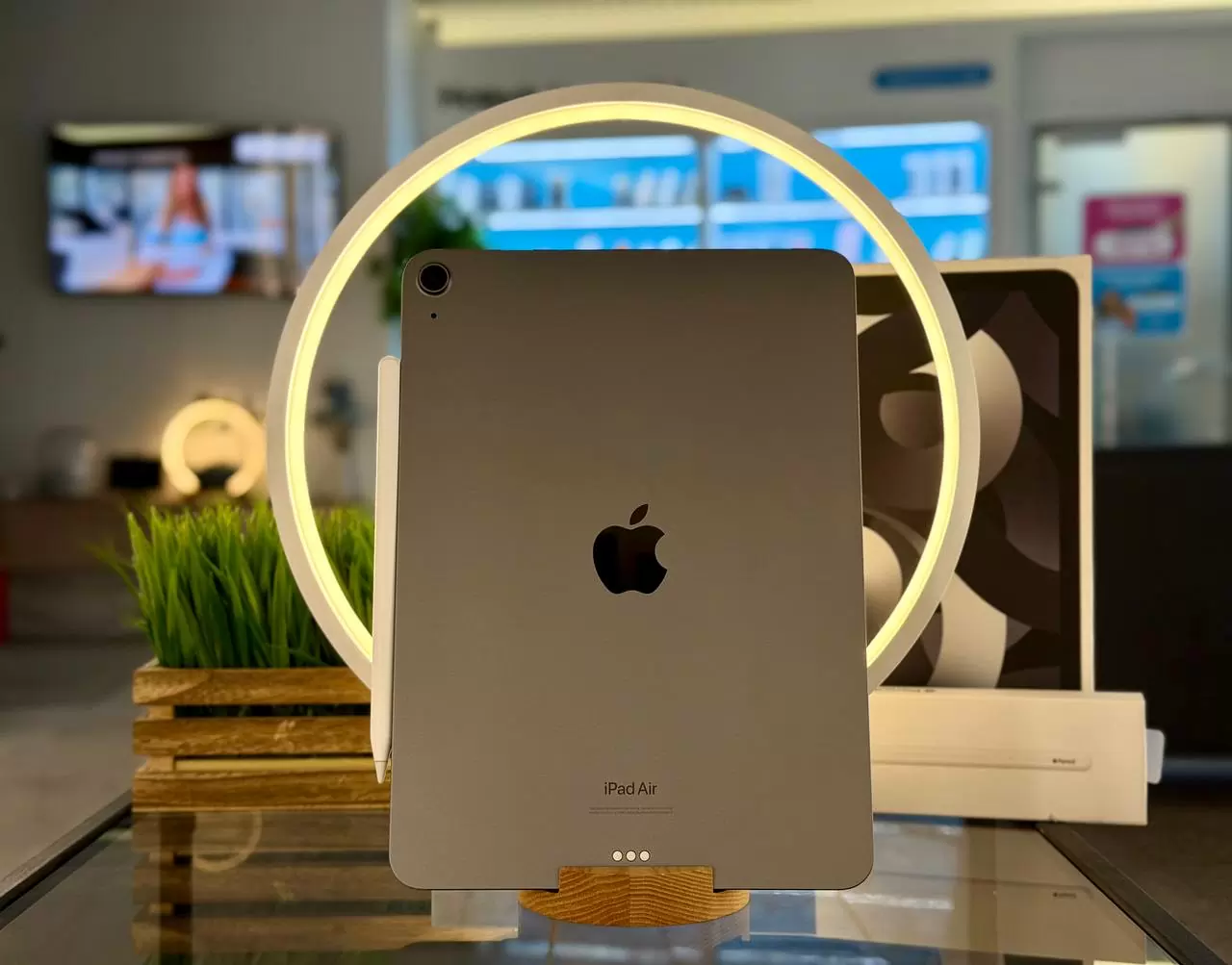Планшет Apple iPad Air 5, Wi-Fi 2022, (Wi-Fi), Серый Космос, 64 ГБ / CWV5* Планшет Apple iPad Air 5, Wi-Fi 2022, (Wi-Fi), Серый Космос, 64 ГБ / CWV5*
