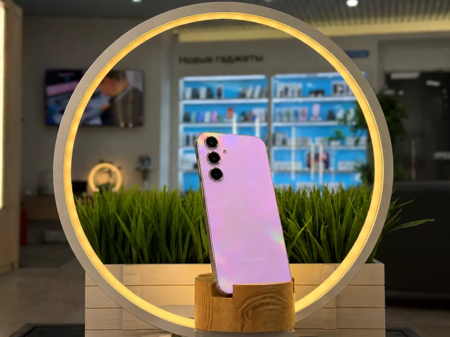 Смартфон Samsung Galaxy A55 5G, 8/128 ГБ, Сиреневый / 0718* Смартфон Samsung Galaxy A55 5G, 8/128 ГБ, Сиреневый / 0718*