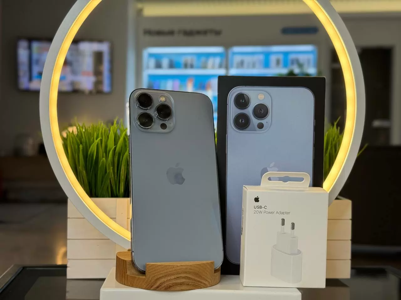 - Смартфон Apple iPhone 13 Pro Max, Небесно‑голубой, 128 ГБ / 6882*