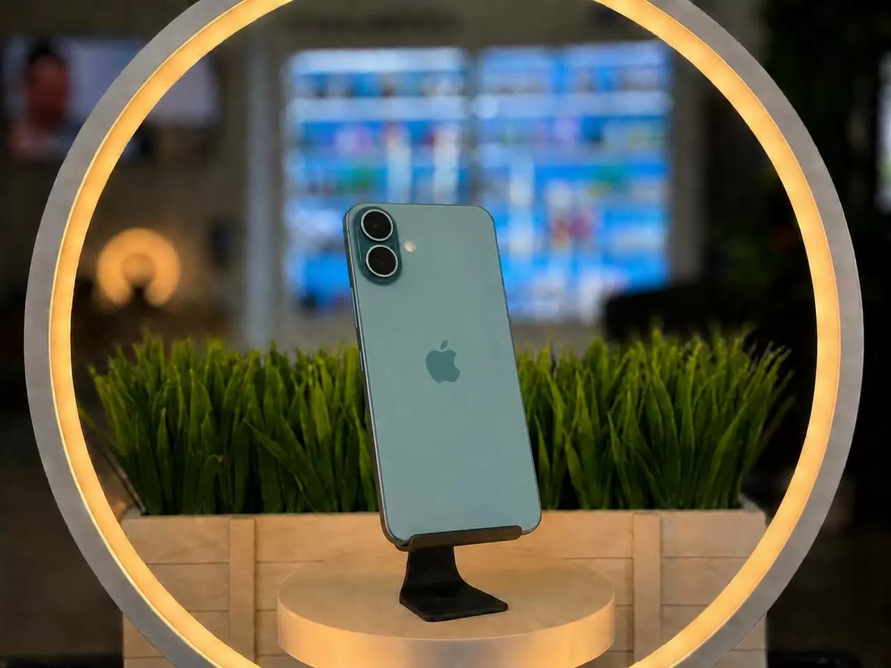 Смартфон Apple iPhone 16, Бирюзовый , 256 ГБ / 7247*