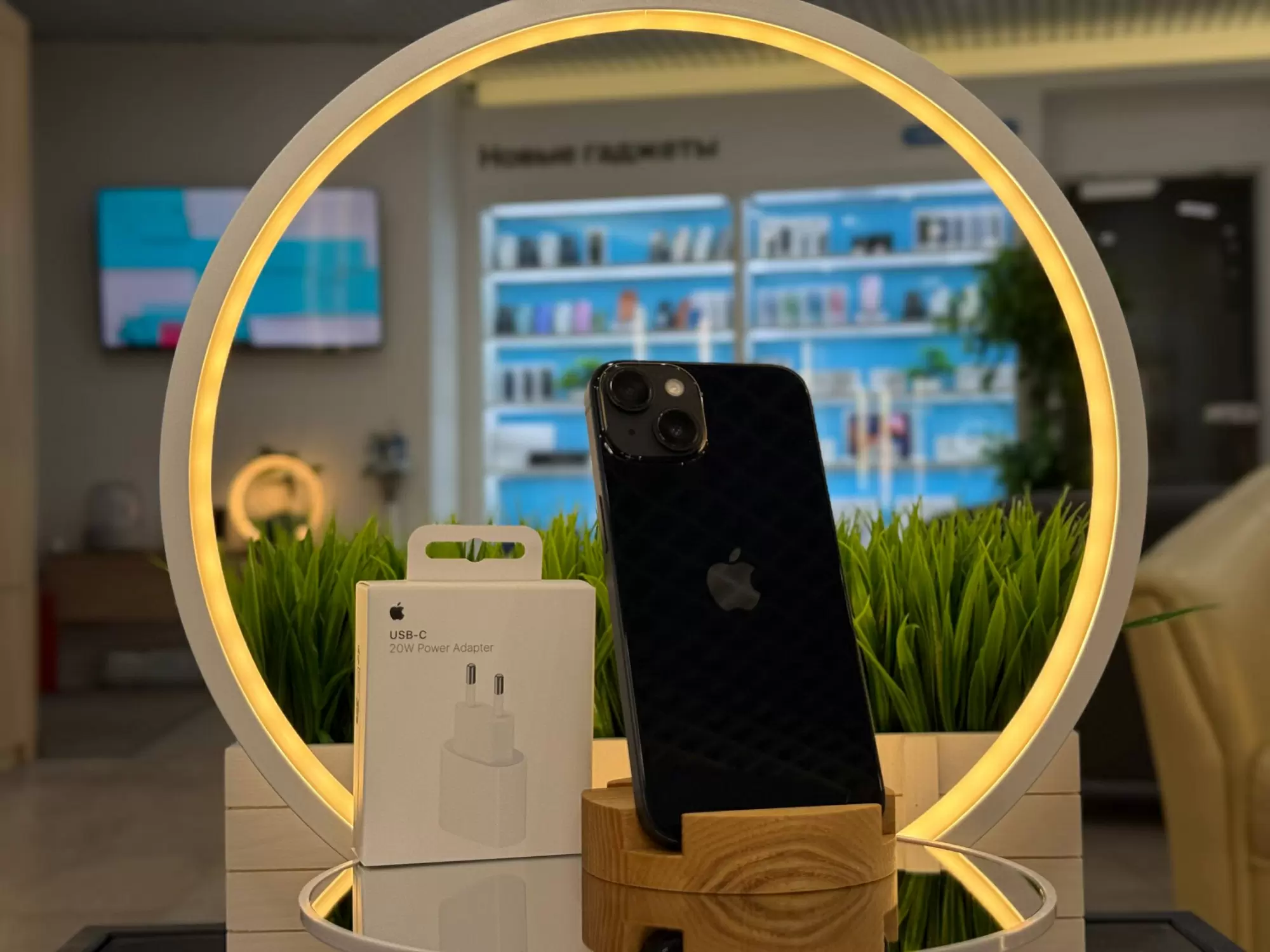 Смартфон Apple iPhone 13, 2SIM Тёмная ночь, 128 ГБ / 8738*