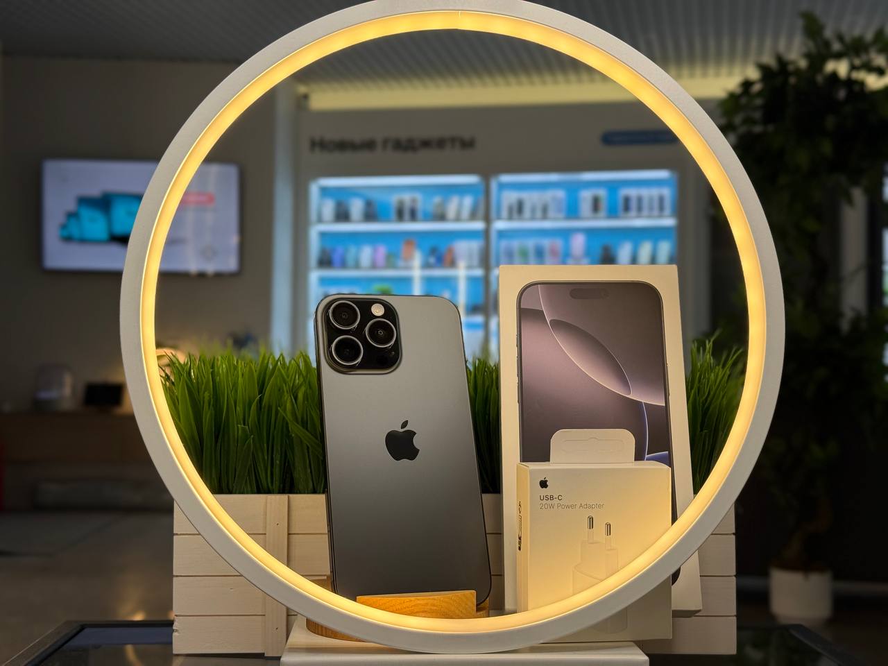 Смартфон Apple iPhone 16 Pro Max Dual eSIM, Чёрный титан, 256 ГБ / 4039*