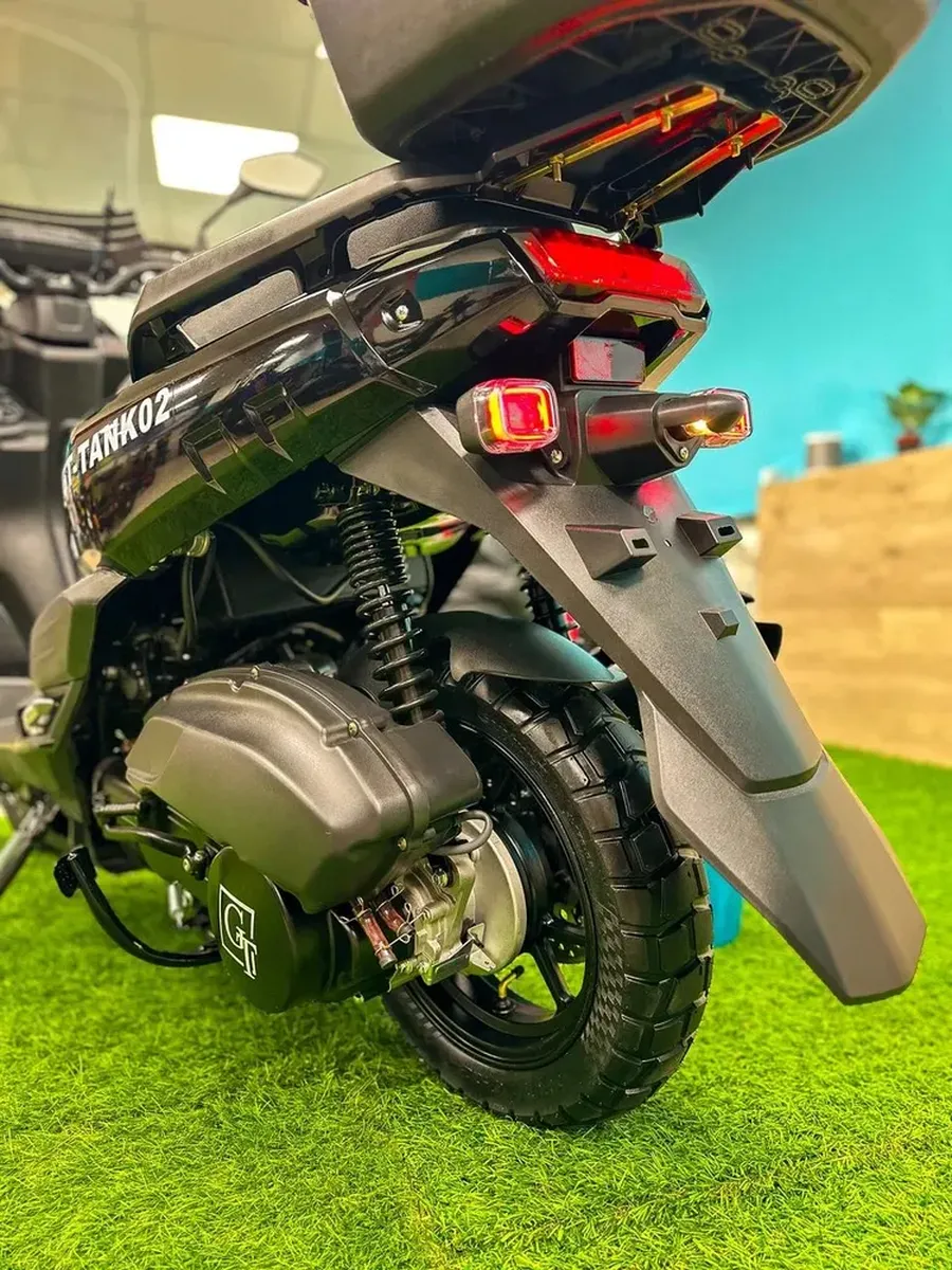 Скутер бензиновый GT Tank 2 Скутер бензиновый GT Tank 2