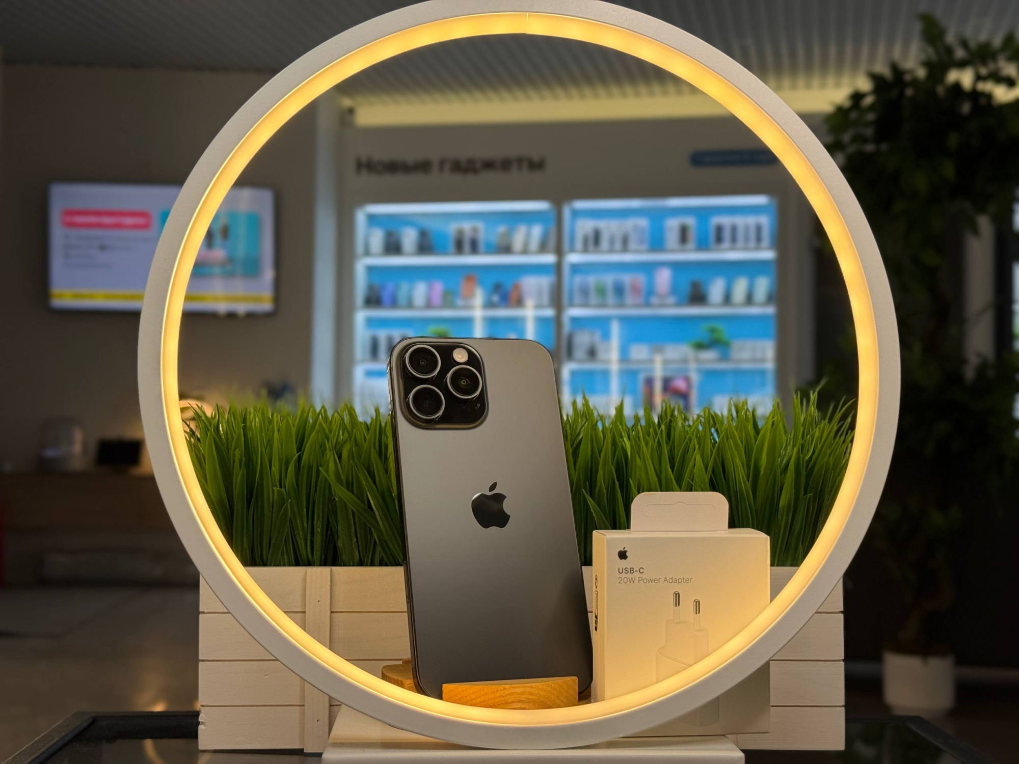 Смартфон Apple iPhone 16 Pro Max, Чёрный титан, 256 ГБ / 0148*