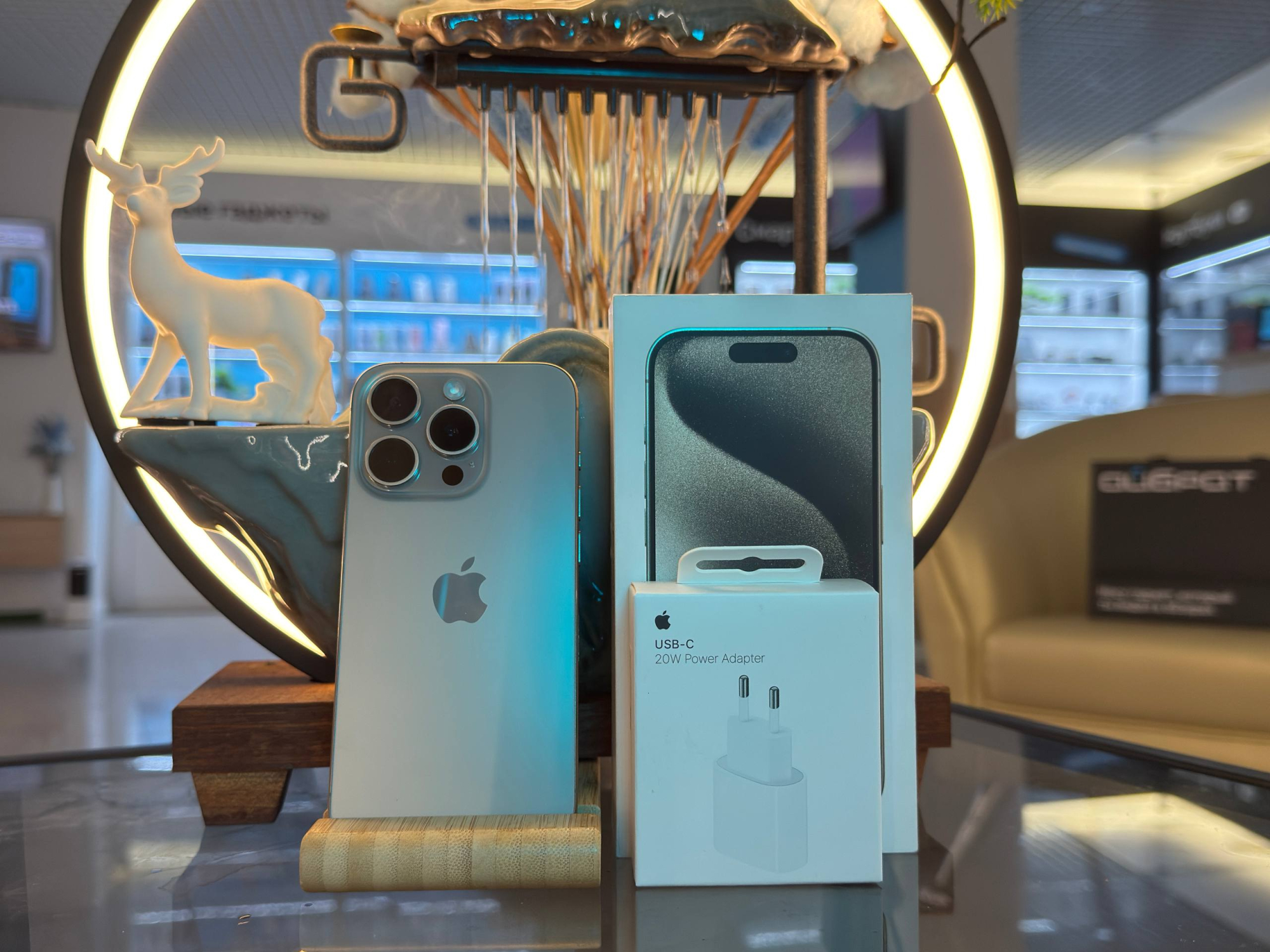 - Смартфон Apple iPhone 15 Pro, Натуральный титан, 256 ГБ / 9243*